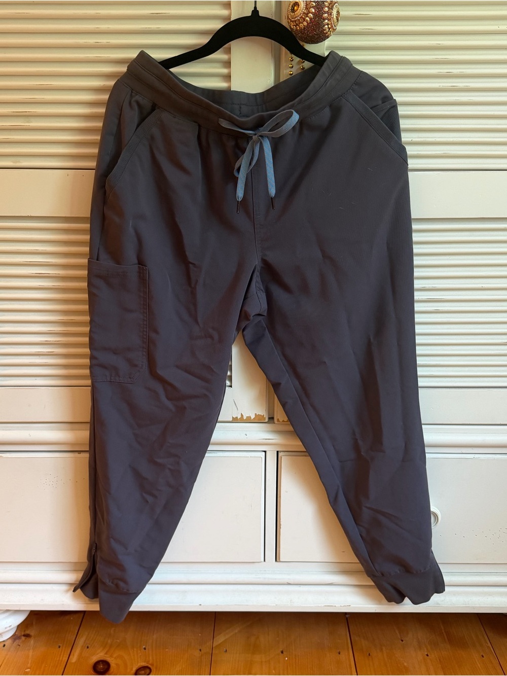 Jaanuu Grey Drawstring Jogger Scrub Pants, Medium Petite